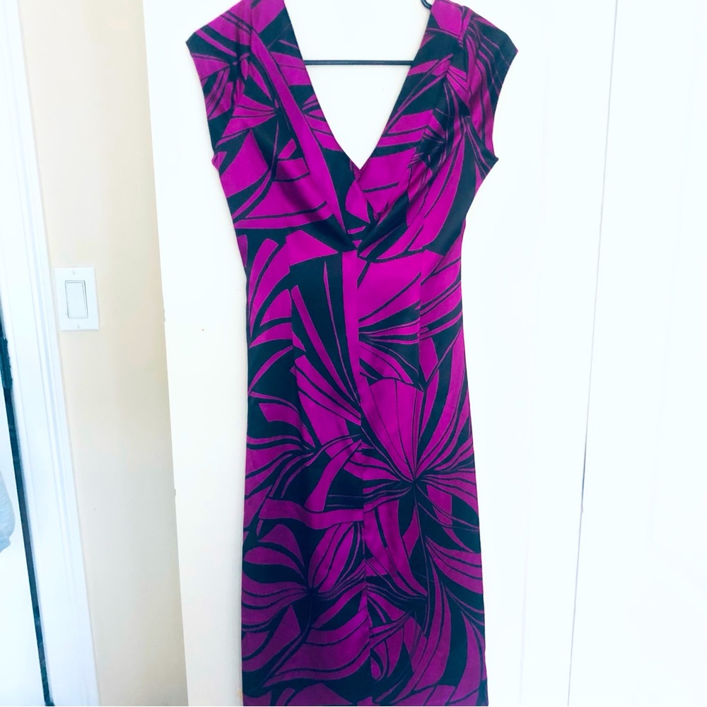 Maggy London off the shoulder dress women’s size 8 purple and black